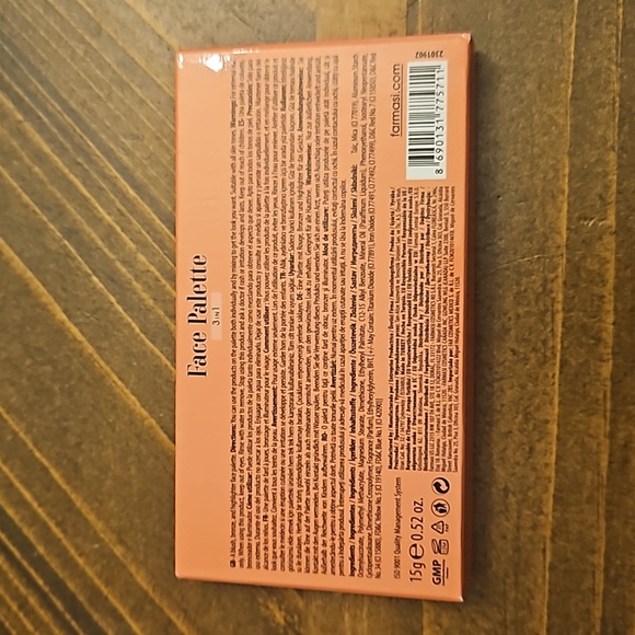 Farmasi 3 in 1 face palette - Picture 3 of 3